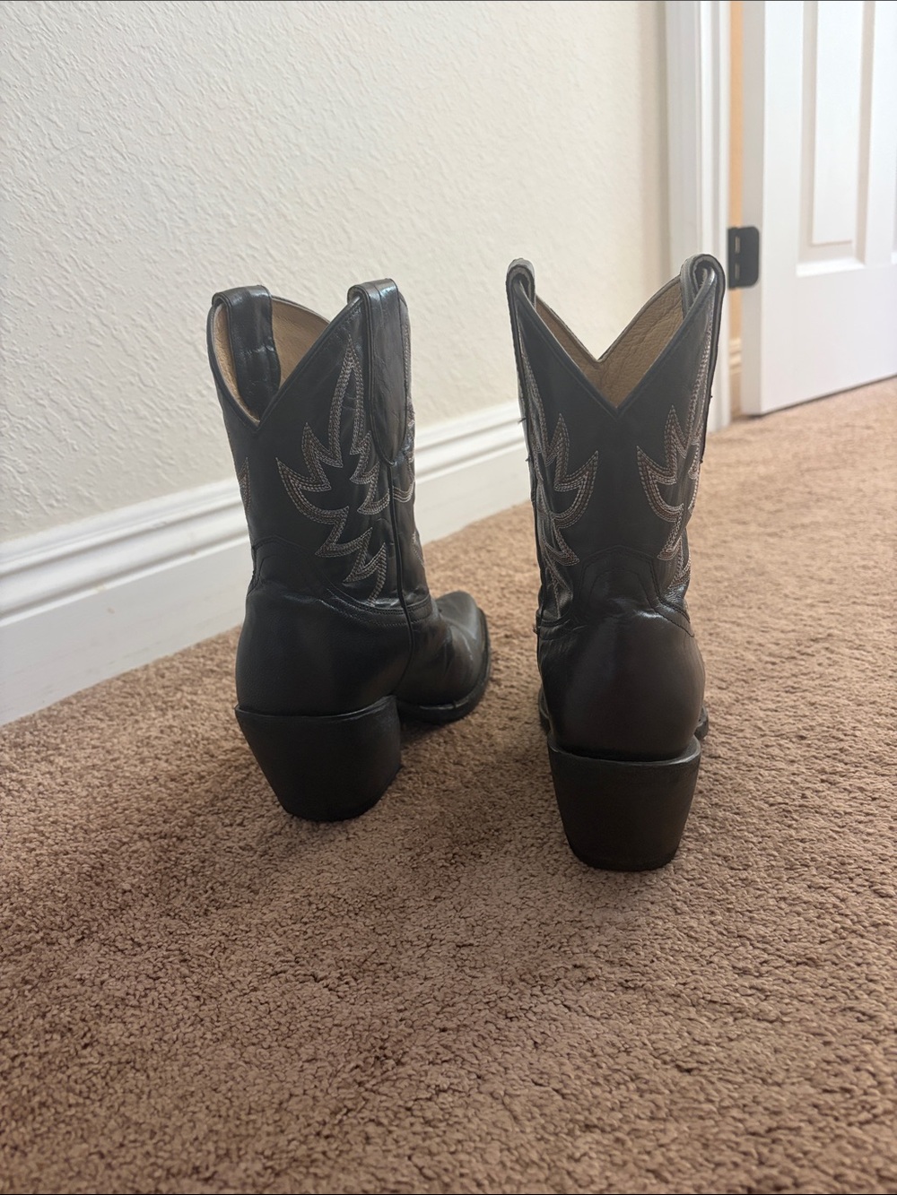 Idyllwind Black Short Cowboy Boots - Picture 2 of 5